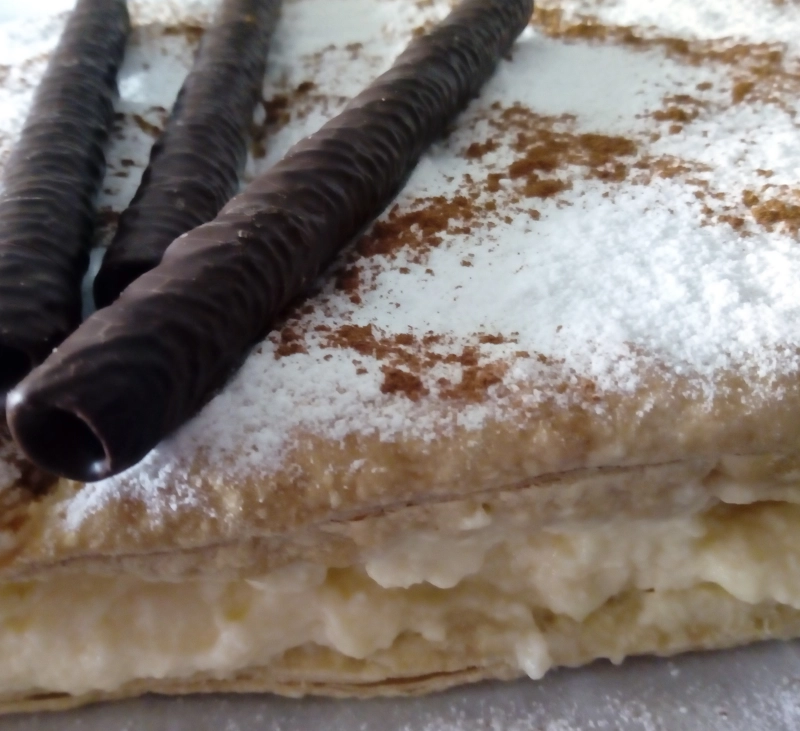 TARTA DE HOJALDRE Y CREMA PASTELERA